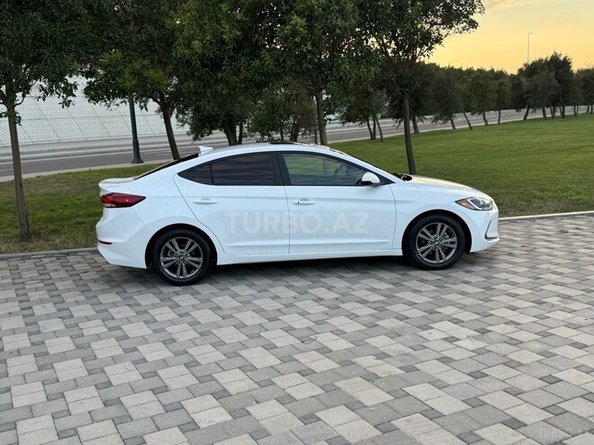 Hyundai Elantra 2018, 26,697 km - 2.0 l - Bakı
