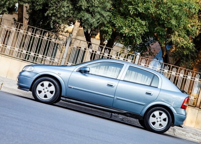 Opel Astra 2003, 233,500 km - 1.6 л - Bakı