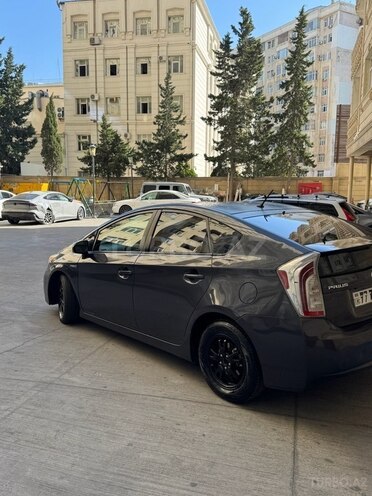 Toyota Prius 2015, 202,000 km - 1.8 л - Bakı