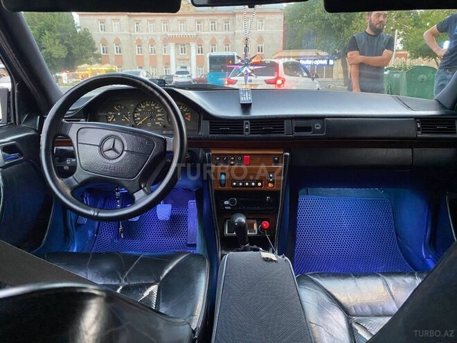 Mercedes E 200 1993, 600,000 km - 2.0 l - Gəncə