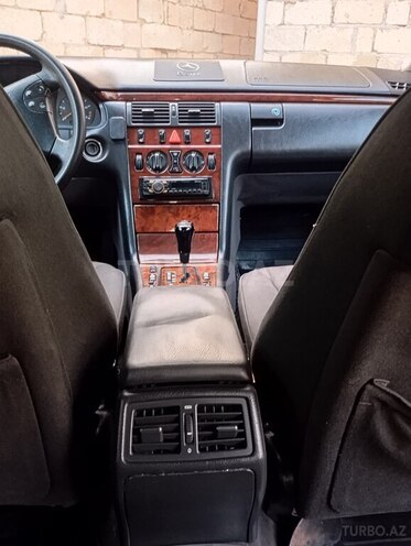 Mercedes E 220 1999, 687,554 km - 2.2 l - Bakı