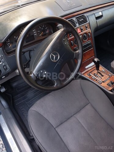 Mercedes E 220 1999, 687,554 km - 2.2 l - Bakı