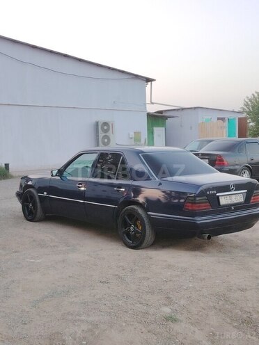 Mercedes E 200 1995, 347,745 km - 2.0 l - Füzuli