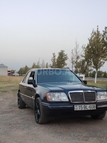 Mercedes E 200 1995, 347,745 km - 2.0 l - Füzuli