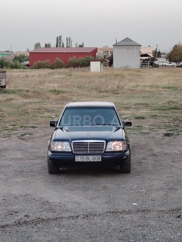 Mercedes E 200 1995, 347,745 km - 2.0 l - Füzuli