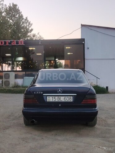 Mercedes E 200 1995, 347,745 km - 2.0 l - Füzuli