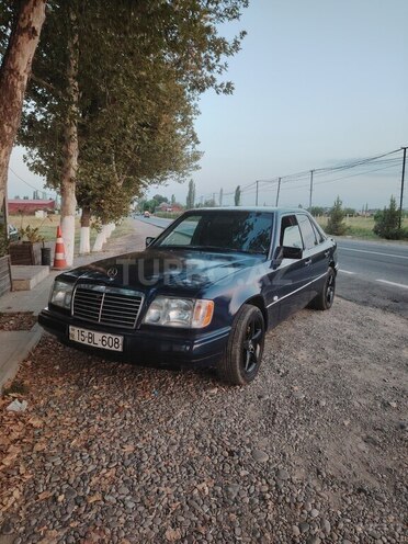 Mercedes E 200 1995, 347,745 km - 2.0 l - Füzuli