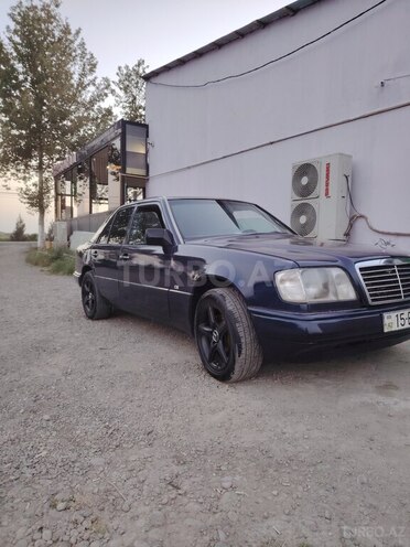 Mercedes E 200 1995, 347,745 km - 2.0 l - Füzuli