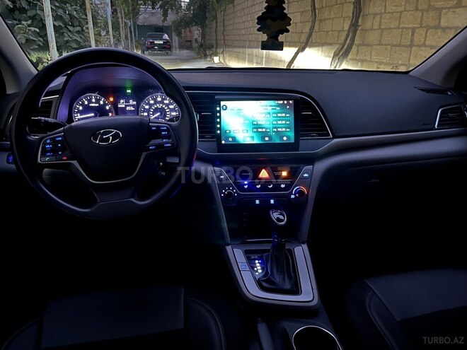 Hyundai Elantra 2018, 143,232 km - 2.0 л - Bakı