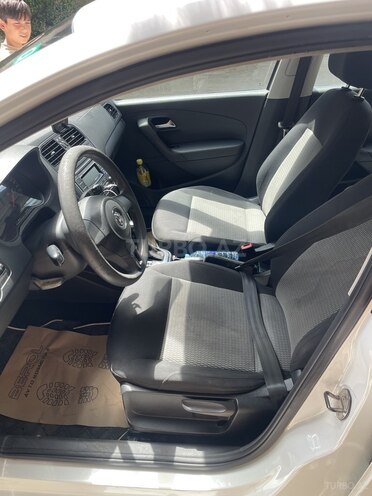 Volkswagen Polo 2015, 116,070 km - 1.6 l - Bakı