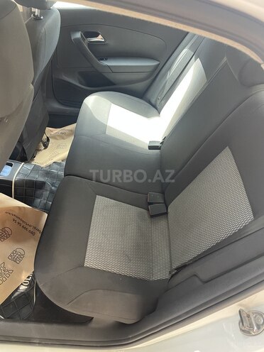 Volkswagen Polo 2015, 116,070 km - 1.6 l - Bakı