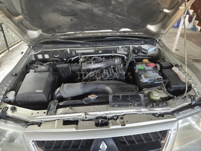 Mitsubishi Pajero 2004, 377,538 km - 3.0 l - Şamaxı