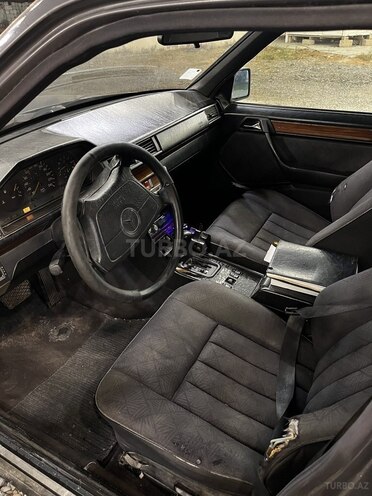 Mercedes E 220 1994, 521,968 km - 2.2 l - Bakı