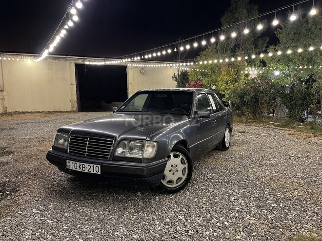 Mercedes E 220 1994, 521,968 km - 2.2 l - Bakı