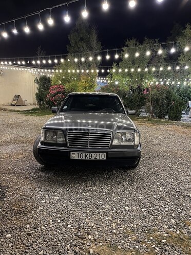 Mercedes E 220 1994, 521,968 km - 2.2 l - Bakı