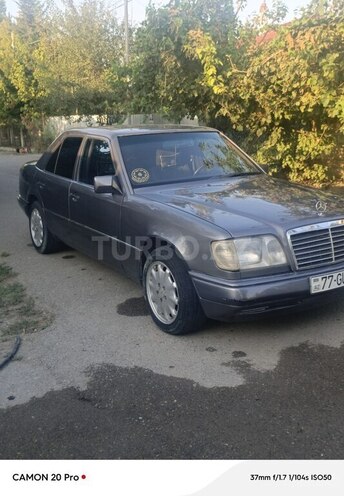 Mercedes E 220 1994, 643,738 km - 2.2 л - Sabirabad