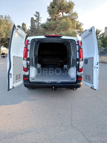 Mercedes Vito 115 2010, 290,000 km - 2.2 l - Bakı