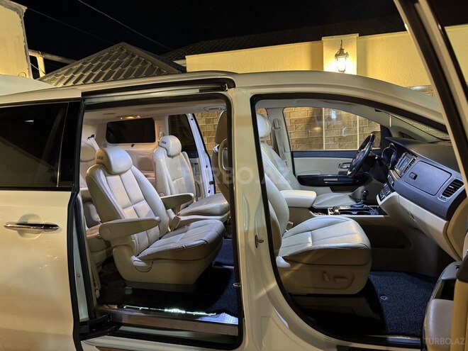 Kia Carnival 2015, 182,000 km - 2.2 l - Bakı