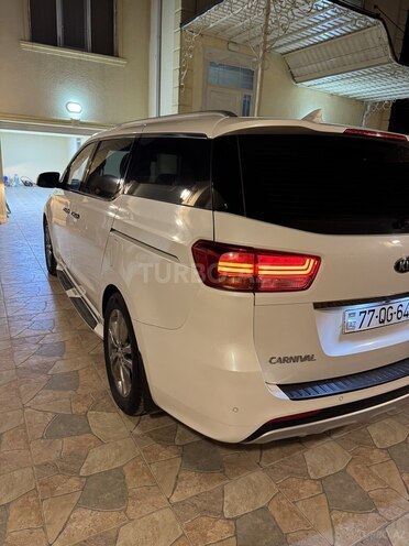 Kia Carnival 2015, 182,000 km - 2.2 l - Bakı