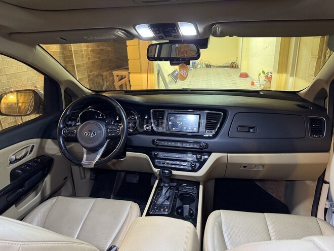 Kia Carnival 2015, 182,000 km - 2.2 l - Bakı