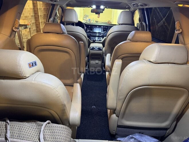 Kia Carnival 2015, 182,000 km - 2.2 l - Bakı