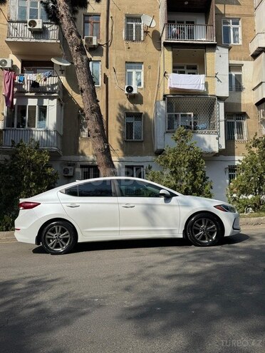 Hyundai Elantra 2018, 104,607 km - 2.0 л - Bakı