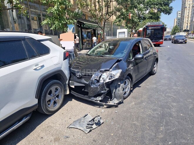 Toyota Auris 2008, 304,330 km - 1.4 l - Sumqayıt