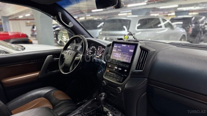 Toyota Land Cruiser 2018, 81,000 km - 4.6 l - Bakı