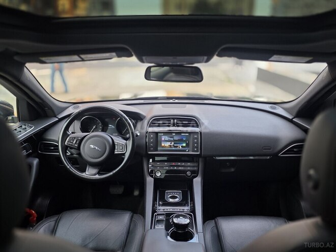 Jaguar F-Pace 2017, 104,607 km - 2.0 l - Bakı