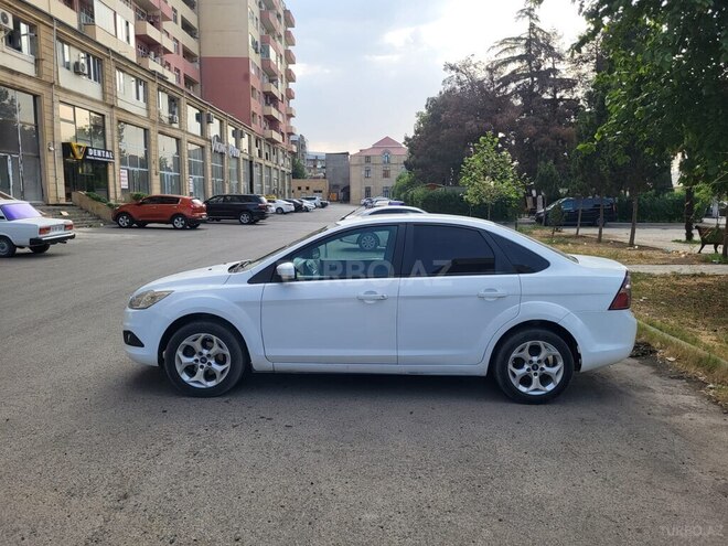 Ford Focus 2011, 195,000 km - 1.6 l - Gəncə