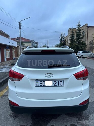 Hyundai ix35 2011, 215,000 km - 2.0 l - Quba