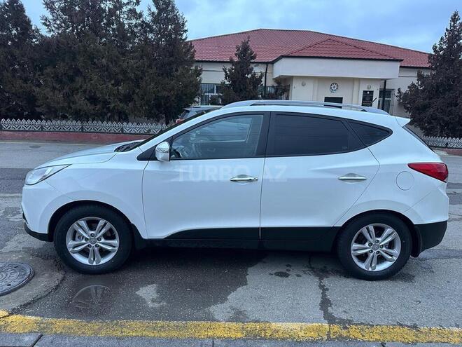 Hyundai ix35 2011, 215,000 km - 2.0 l - Quba