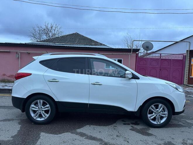 Hyundai ix35 2011, 215,000 km - 2.0 l - Quba