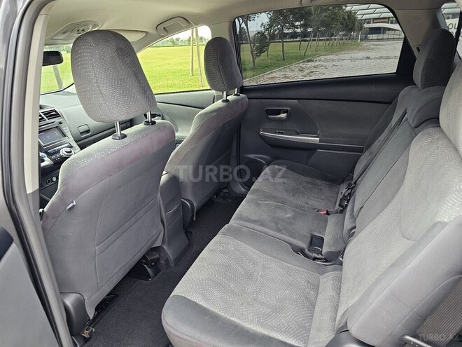 Toyota Prius V 2012, 180,000 km - 1.8 л - Bakı