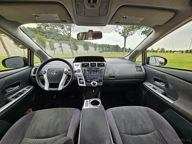 Toyota Prius V 2012, 180,000 km - 1.8 л - Bakı