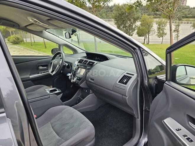 Toyota Prius V 2012, 180,000 km - 1.8 л - Bakı