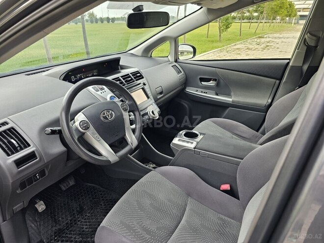 Toyota Prius V 2012, 180,000 km - 1.8 л - Bakı