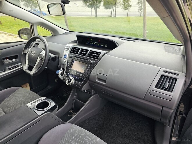 Toyota Prius V 2012, 180,000 km - 1.8 л - Bakı