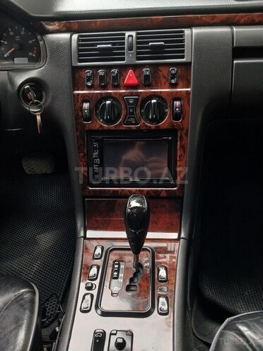 Mercedes E 320 2000, 549,999 km - 3.2 l - Sumqayıt