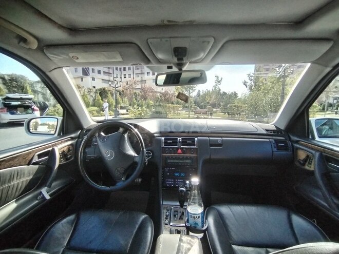 Mercedes E 240 1999, 240,000 km - 2.6 l - Bakı