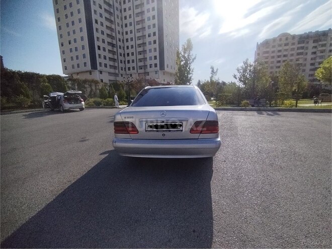Mercedes E 240 1999, 240,000 km - 2.6 l - Bakı