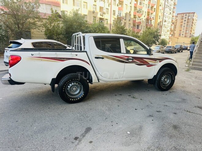 Mitsubishi L200 2014, 178,952 km - 2.5 л - Bakı