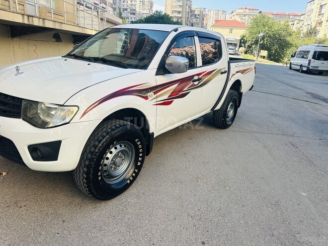 Mitsubishi L200 2014, 178,952 km - 2.5 л - Bakı