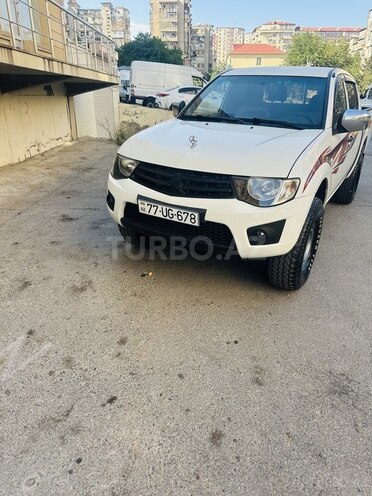 Mitsubishi L200 2014, 178,952 km - 2.5 л - Bakı
