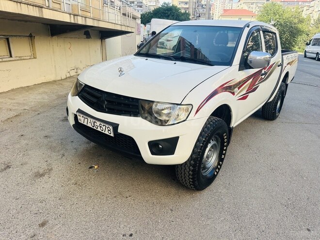 Mitsubishi L200 2014, 178,952 km - 2.5 л - Bakı