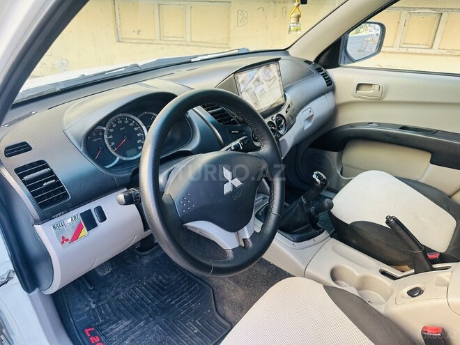 Mitsubishi L200 2014, 178,952 km - 2.5 л - Bakı