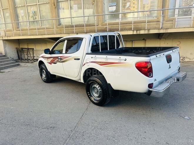 Mitsubishi L200 2014, 178,952 km - 2.5 л - Bakı