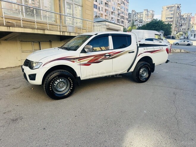 Mitsubishi L200 2014, 178,952 km - 2.5 л - Bakı