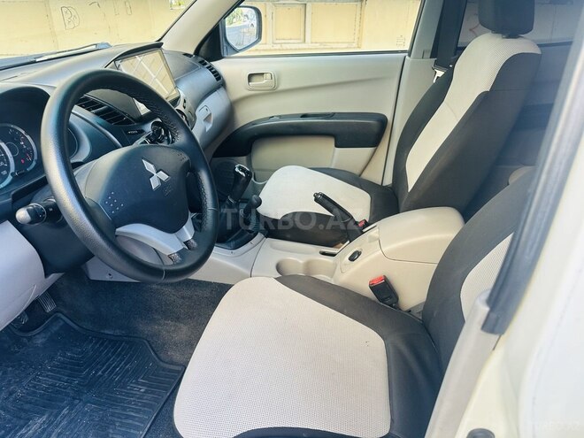 Mitsubishi L200 2014, 178,952 km - 2.5 л - Bakı