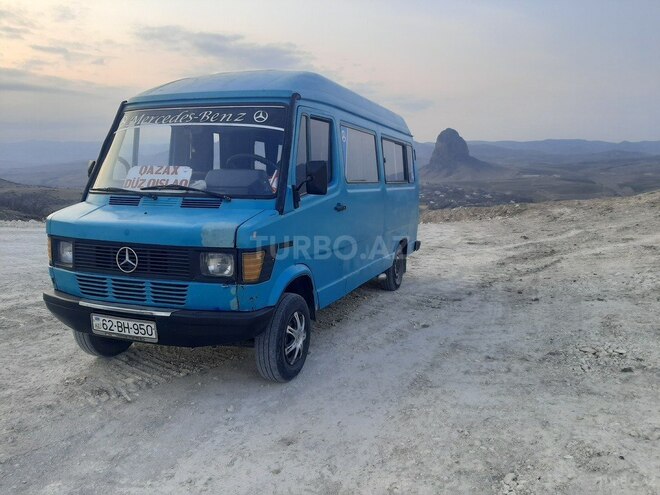 Mercedes 208 D 1993, 365,800 km - 2.5 l - Qazax